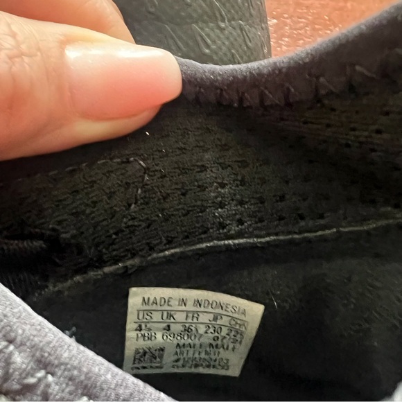 Youth Soccer cleats - Picture 8 of 9